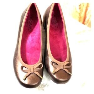 Vionic Orthoheel New without tags Olivia Flats